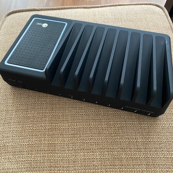 SIIG 10-Port USB Charging Station with Ambient Light Deck - Picture 2 of 8